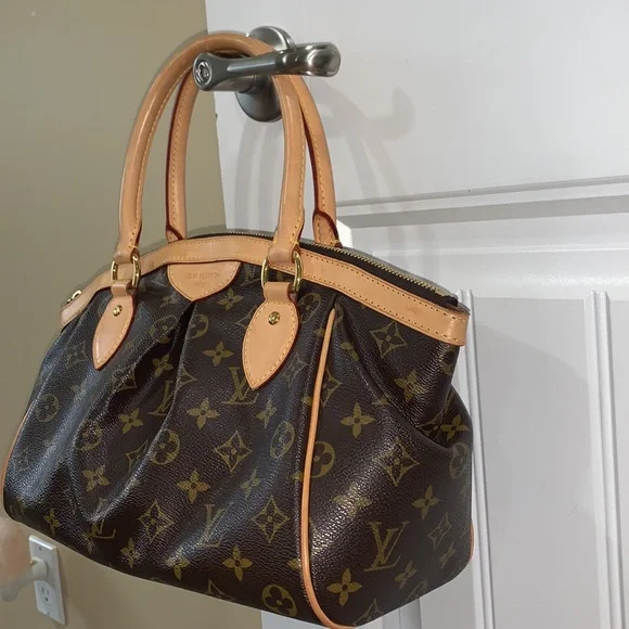 Louis Vuitton Monogram Tivoli PM - Picture 4 of 11